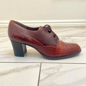Beautiful brown leather Valerie Steven’s heeled lace-up oxfords 💼🧸🤍